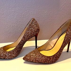 Size 8 Vince Camuto High Heels. Gorgeous and sparkly Brown and Gold hues.